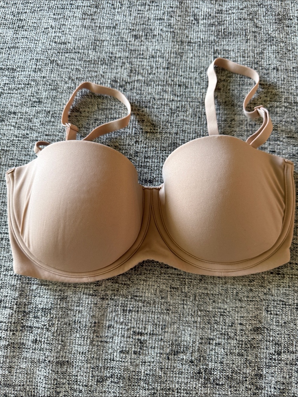 Skims fits everybody strapless bra 32D NWOT